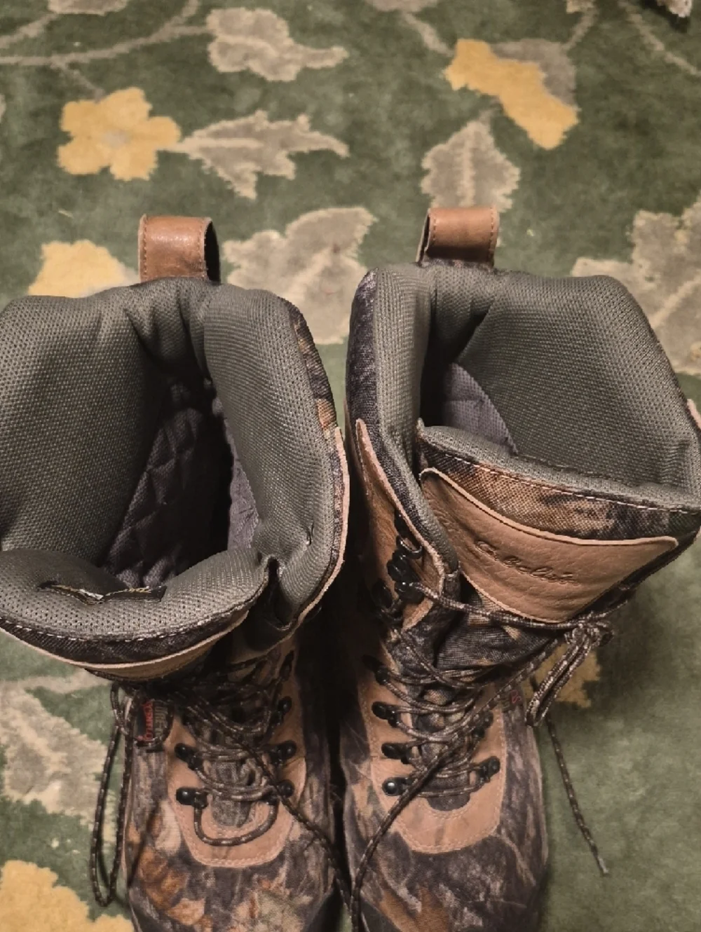 Cabela's Men's Realtree Camo Hunting Boots with Brown Accents